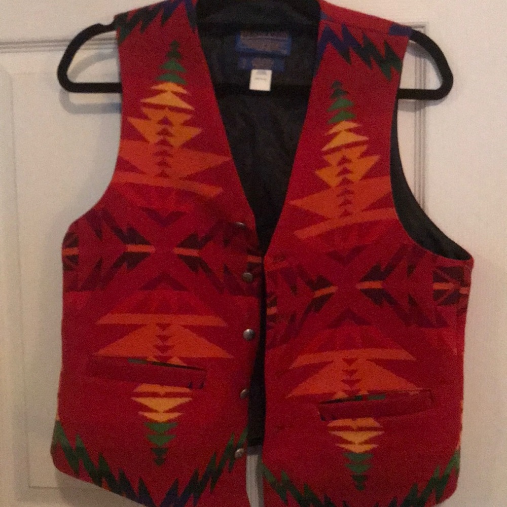 Pendleton red dust with interesting design